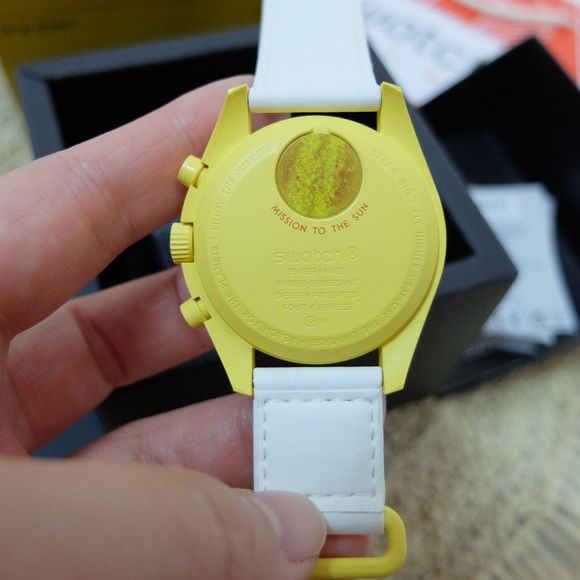 Omega x Swatch Bioceramic Moonswatch Mission to the Sun - Picture 9 of 13